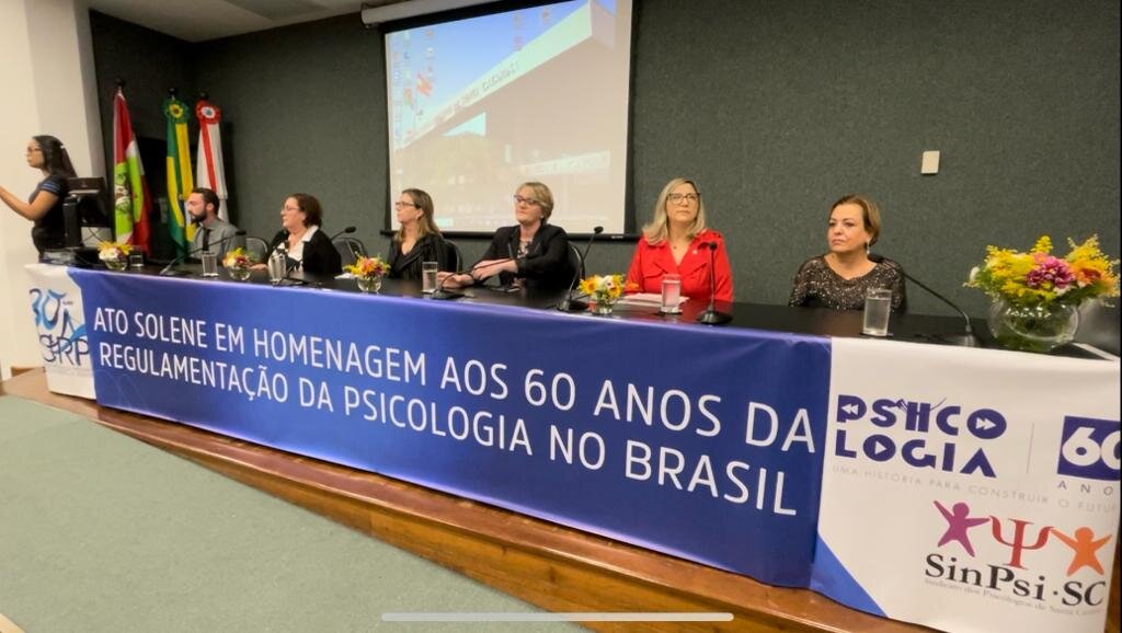 CRP-12 é homenageado na ALESC pelos 60 anos da Psicologia no Brasil