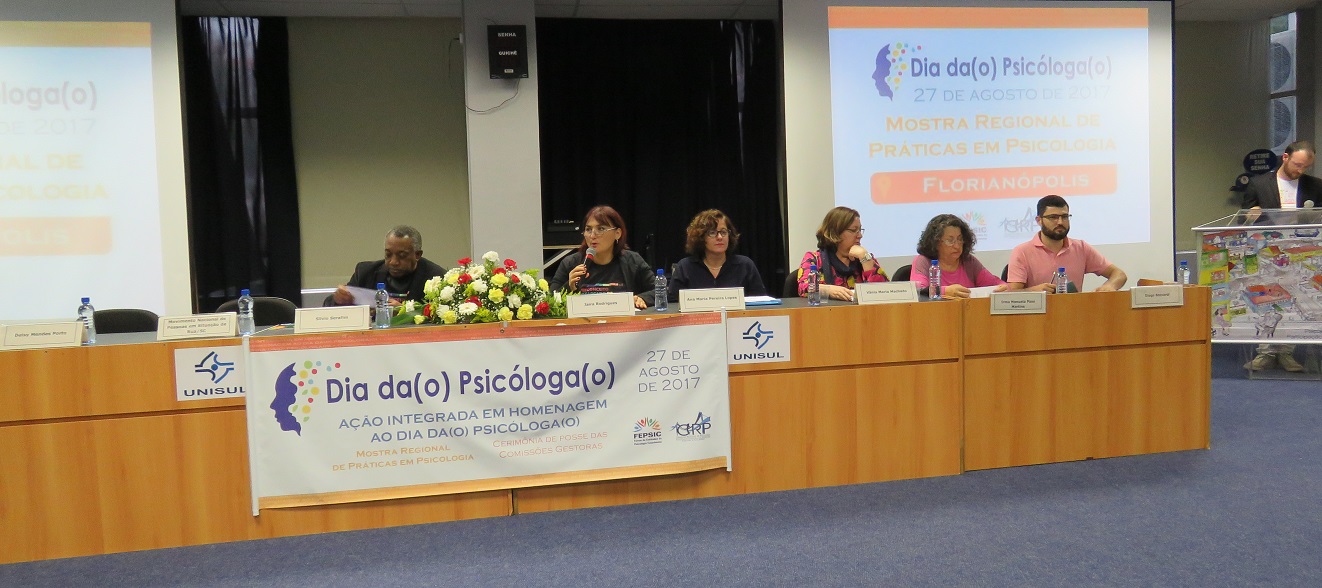 Evento alusivo ao Dia da(o) Psicóloga(o) reúne mais de 200 pessoas em Florianópolis